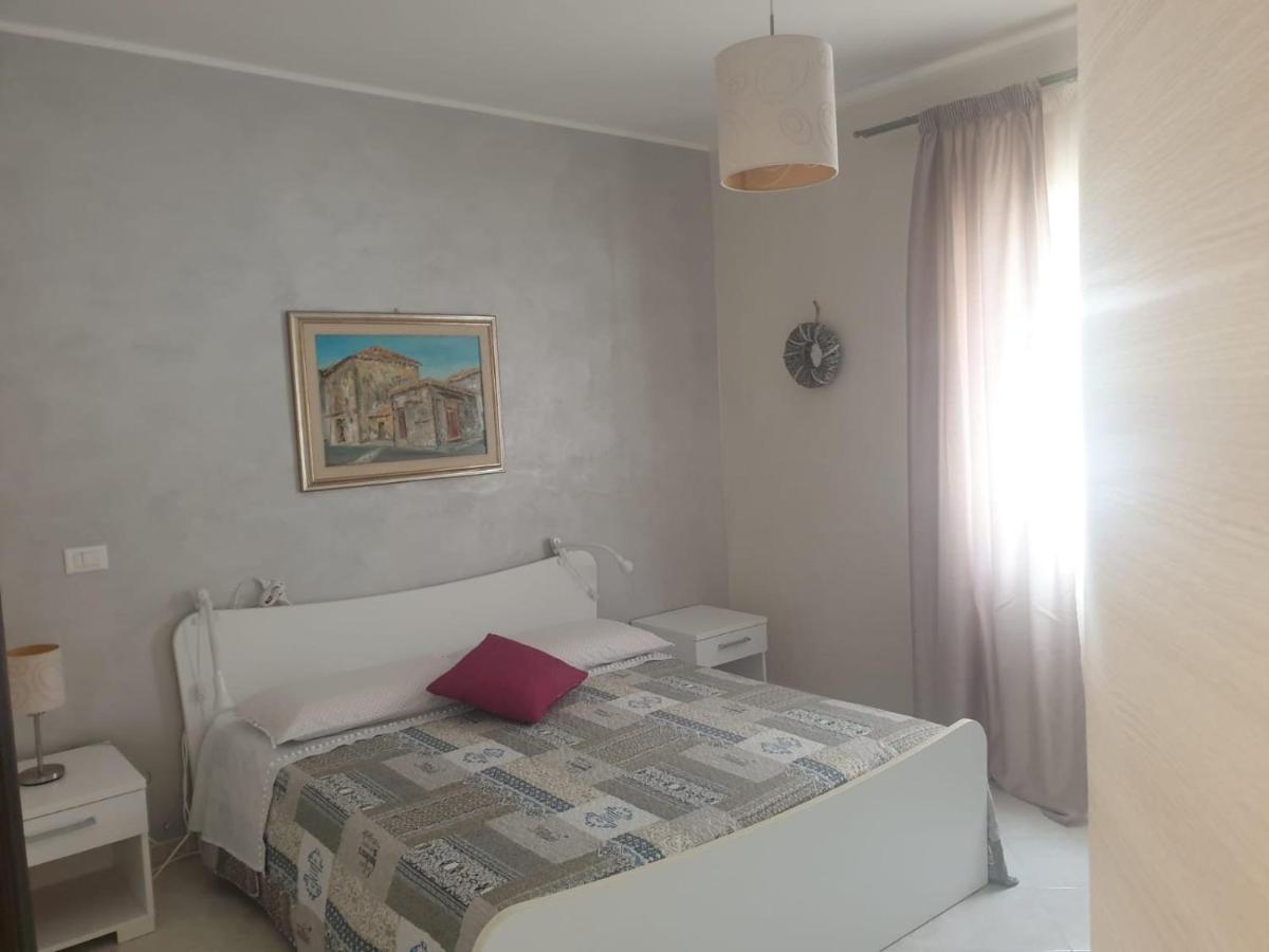 Pizzo Beach Club. One Bedroom Apt 13G Bagian luar foto